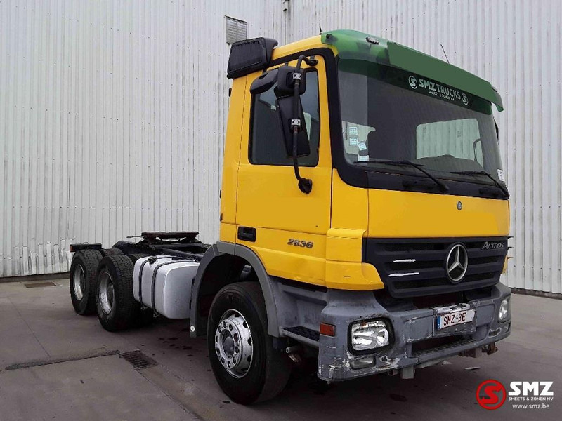 Mercedes-Benz Actros 2636 6x4 steel lames EPS - Gjysmë-kamion: foto 1 Mercedes-Benz Actros 2636 6x4 steel lames EPS - Gjysmë-kamion: foto 1