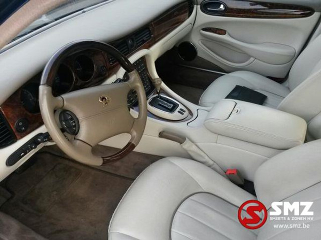 Jaguar Daimler V 8 105000 km TOP einselsitze - Veturë: foto 4 Jaguar Daimler V 8 105000 km TOP einselsitze - Veturë: foto 4