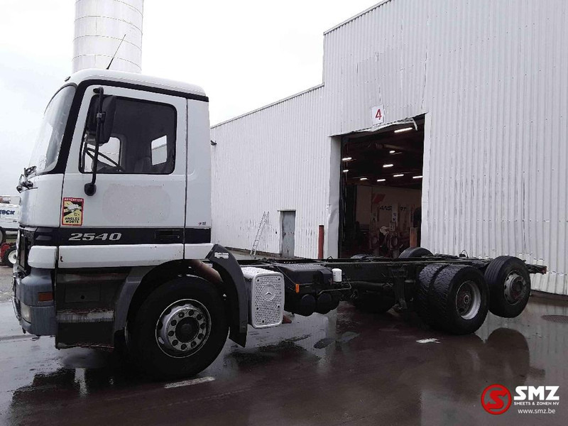 Mercedes-Benz Actros 2540 6x2 francais - Kamion kabinë-shasi: foto 5 Mercedes-Benz Actros 2540 6x2 francais - Kamion kabinë-shasi: foto 5