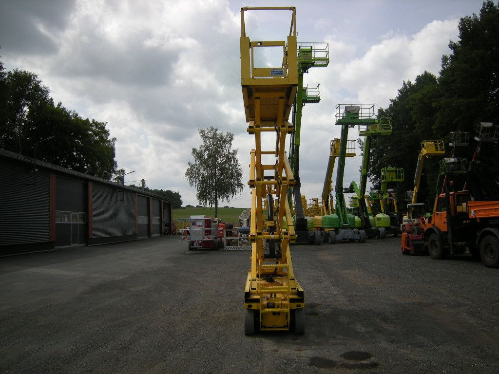 Genie GS 2632, Scherenarbeitsbühne Genie 10 m - Platformë ajrore e montuar në kamion: foto 3 Genie GS 2632, Scherenarbeitsbühne Genie 10 m - Platformë ajrore e montuar në kamion: foto 3