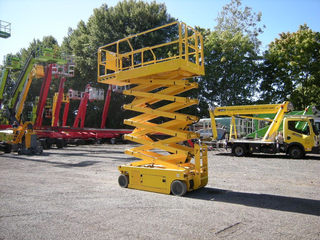 Genie GS 4047 Scherenarbeitsbühne Genie 14 m - Platformë ajrore e montuar në kamion: foto 5 Genie GS 4047 Scherenarbeitsbühne Genie 14 m - Platformë ajrore e montuar në kamion: foto 5