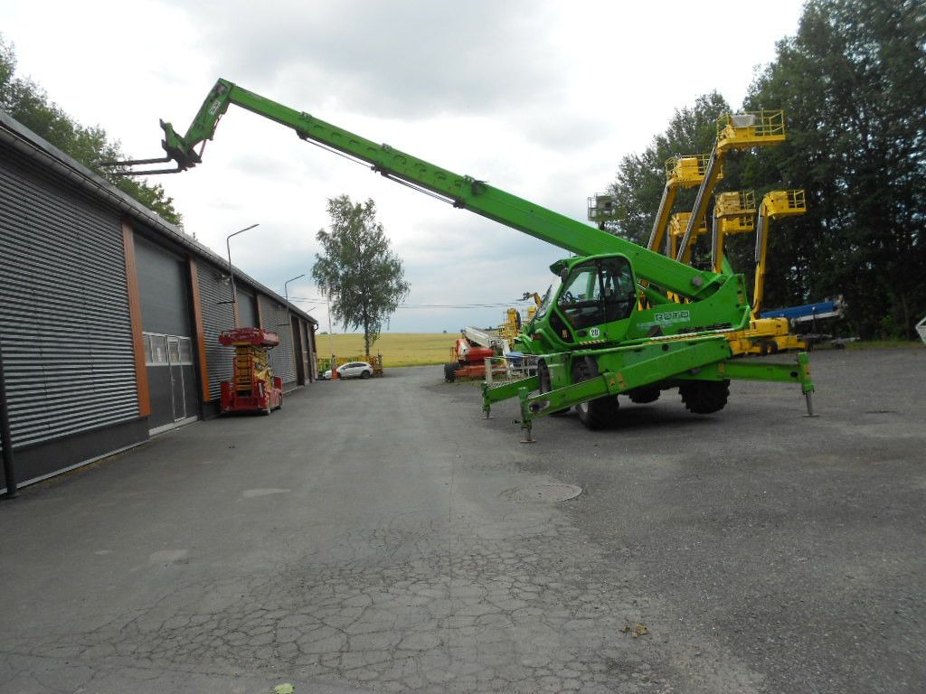 Merlo RT 4025 Roto 45.21 MCSS - Ekskavator teleskopik: foto 3 Merlo RT 4025 Roto 45.21 MCSS - Ekskavator teleskopik: foto 3