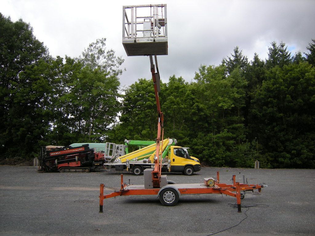 Moog Anhänge Arbeitsbühne, AH 13,5m - Platformë ajrore e montuar në kamion: foto 4 Moog Anhänge Arbeitsbühne, AH 13,5m - Platformë ajrore e montuar në kamion: foto 4