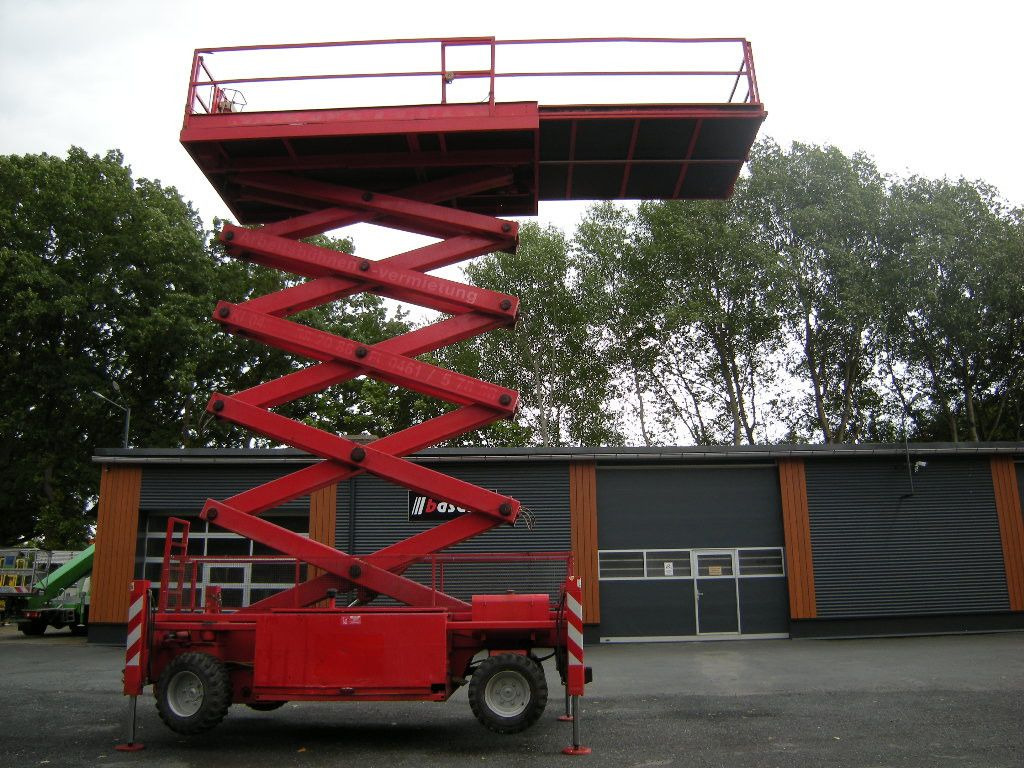 Scherenarbeitsbühne Liftlux SL172-24D4WD,S AH 19 - Platformë ajrore e montuar në kamion: foto 2 Scherenarbeitsbühne Liftlux SL172-24D4WD,S AH 19 - Platformë ajrore e montuar në kamion: foto 2