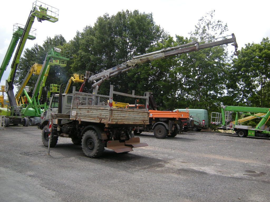 Unimog U1250 mit Kran - Kamioncine vetëshkarkuese: foto 3 Unimog U1250 mit Kran - Kamioncine vetëshkarkuese: foto 3