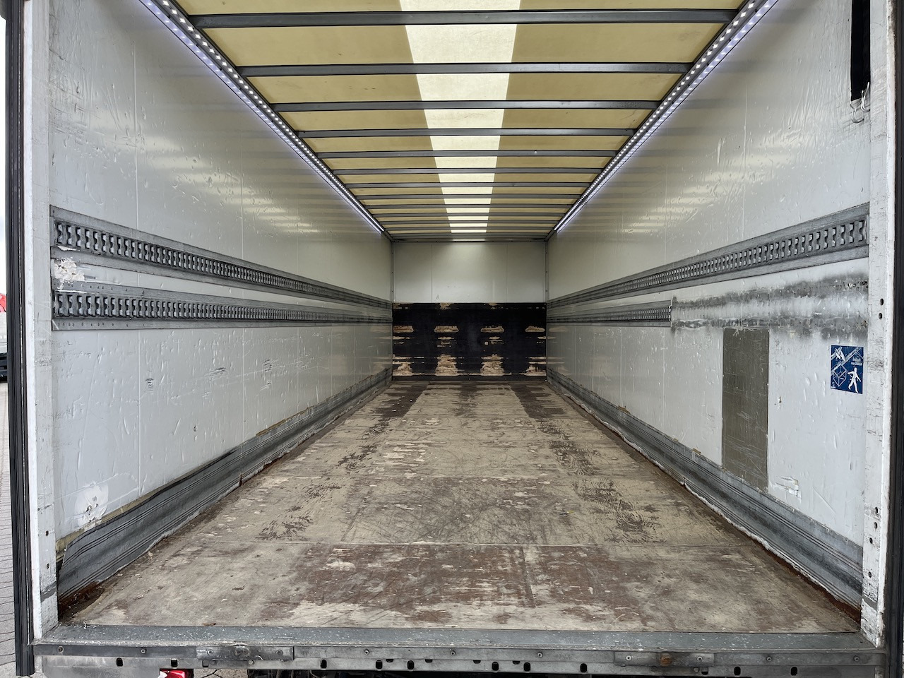 Iveco 120E25 Eurocargo 4x2 Koffer | Ladebordwand - Kamion vagonetë: foto 3 Iveco 120E25 Eurocargo 4x2 Koffer | Ladebordwand - Kamion vagonetë: foto 3