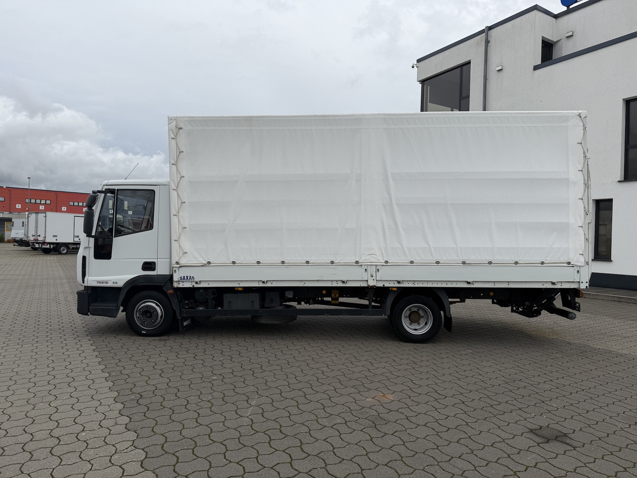Iveco 75 E 180 4x2 LBW - Kamioncine me tendë: foto 3 Iveco 75 E 180 4x2 LBW - Kamioncine me tendë: foto 3