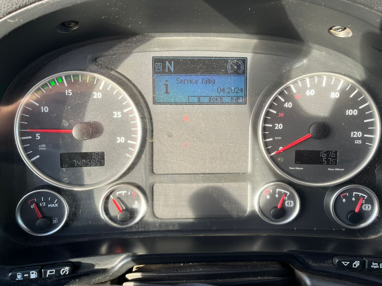 MAN TGS 26.440 6x4 Intarder - Kamion vetëshkarkues: foto 2 MAN TGS 26.440 6x4 Intarder - Kamion vetëshkarkues: foto 2