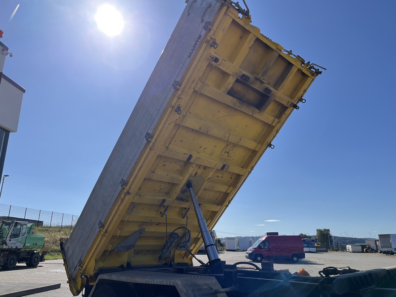 MAN TGS 28.480 6x4 Dreiseitenkipper Allrad Liftachse - Kamion vetëshkarkues: foto 2 MAN TGS 28.480 6x4 Dreiseitenkipper Allrad Liftachse - Kamion vetëshkarkues: foto 2