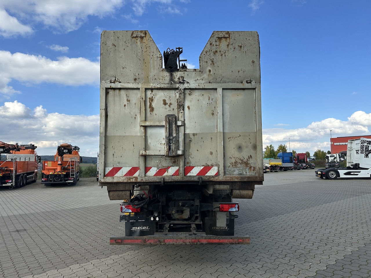 MAN TGS 35.400 8x2 Intarder PK 16502 Glasmulde - Kamion vetëngarkues, Kamion me vinç: foto 3 MAN TGS 35.400 8x2 Intarder PK 16502 Glasmulde - Kamion vetëngarkues, Kamion me vinç: foto 3