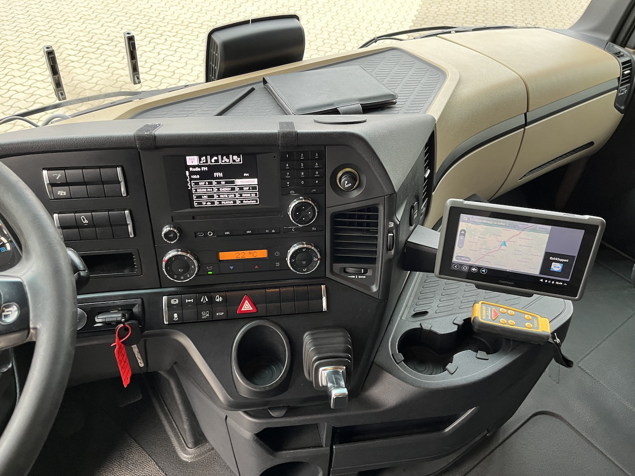 Mercedes-Benz 1842 4x2 LBW Kühlung - Kamion vagonetë: foto 2 Mercedes-Benz 1842 4x2 LBW Kühlung - Kamion vagonetë: foto 2