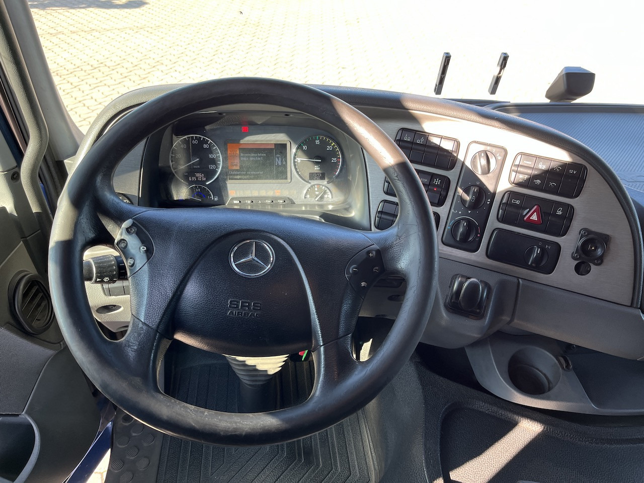 Mercedes-Benz 2541 6x2 Atlas 135.2E Pritsche 8,20 m - Kamion me tendë, Kamion me vinç: foto 3 Mercedes-Benz 2541 6x2 Atlas 135.2E Pritsche 8,20 m - Kamion me tendë, Kamion me vinç: foto 3