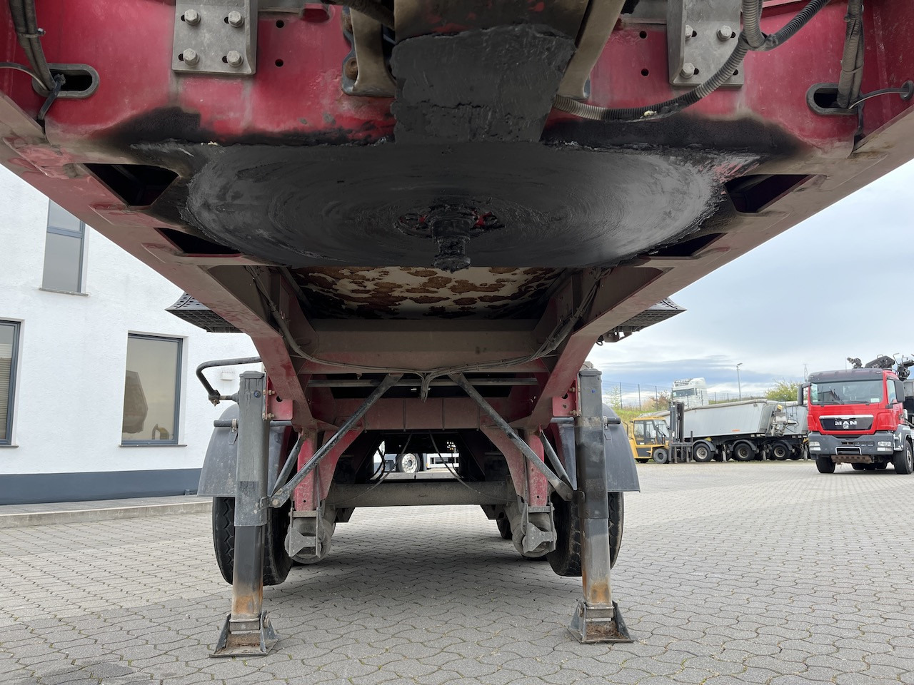 Schwarzmüller SK Kippauflieger Stahlmulde Liftachse - Gjysmë rimorkio vetëshkarkuese: foto 4 Schwarzmüller SK Kippauflieger Stahlmulde Liftachse - Gjysmë rimorkio vetëshkarkuese: foto 4