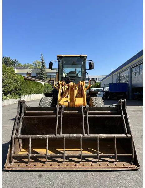 Hyundai HL730-9A 4X4 Radlader Mulch-/Klappschaufel KLIMA A HL730-9A 4X4 Radlader Mulch-/Klappschaufel KLIMA A/C - Fadrom me goma: foto 3 Hyundai HL730-9A 4X4 Radlader Mulch-/Klappschaufel KLIMA A HL730-9A 4X4 Radlader Mulch-/Klappschaufel KLIMA A/C - Fadrom me goma: foto 3