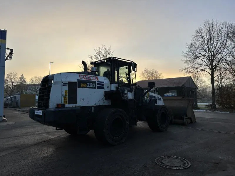 Komatsu WA 320-8 Klappsch. Hochlader WAAGE Schutzbel. Klim WA 320-8 Klappsch. Hochlader WAAGE Schutzbel. Klima - Fadrom me goma: foto 5 Komatsu WA 320-8 Klappsch. Hochlader WAAGE Schutzbel. Klim WA 320-8 Klappsch. Hochlader WAAGE Schutzbel. Klima - Fadrom me goma: foto 5