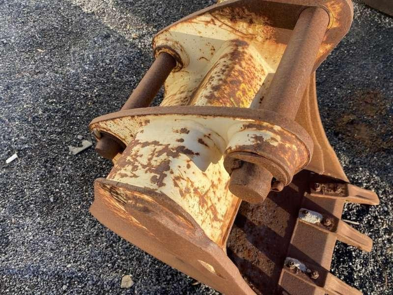 CATERPILLAR 570mm - type tractopelle - Kovë ekskavatori: foto 5 CATERPILLAR 570mm - type tractopelle - Kovë ekskavatori: foto 5