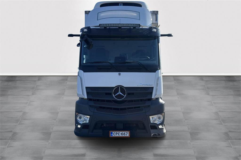 Mercedes-Benz Actros 2551 9.9m FRC 07/2027 - Kamion izotermik: foto 3 Mercedes-Benz Actros 2551 9.9m FRC 07/2027 - Kamion izotermik: foto 3