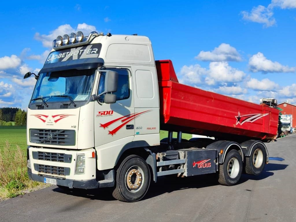 Volvo FH 12 - Kamion vetëshkarkues: foto 1 Volvo FH 12 - Kamion vetëshkarkues: foto 1