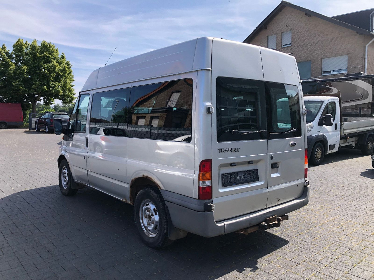 Ford Transit 2.4 TDi, Heckantrieb, 8-Sitzer, Klima - Furgon pasagjerësh: foto 4 Ford Transit 2.4 TDi, Heckantrieb, 8-Sitzer, Klima - Furgon pasagjerësh: foto 4