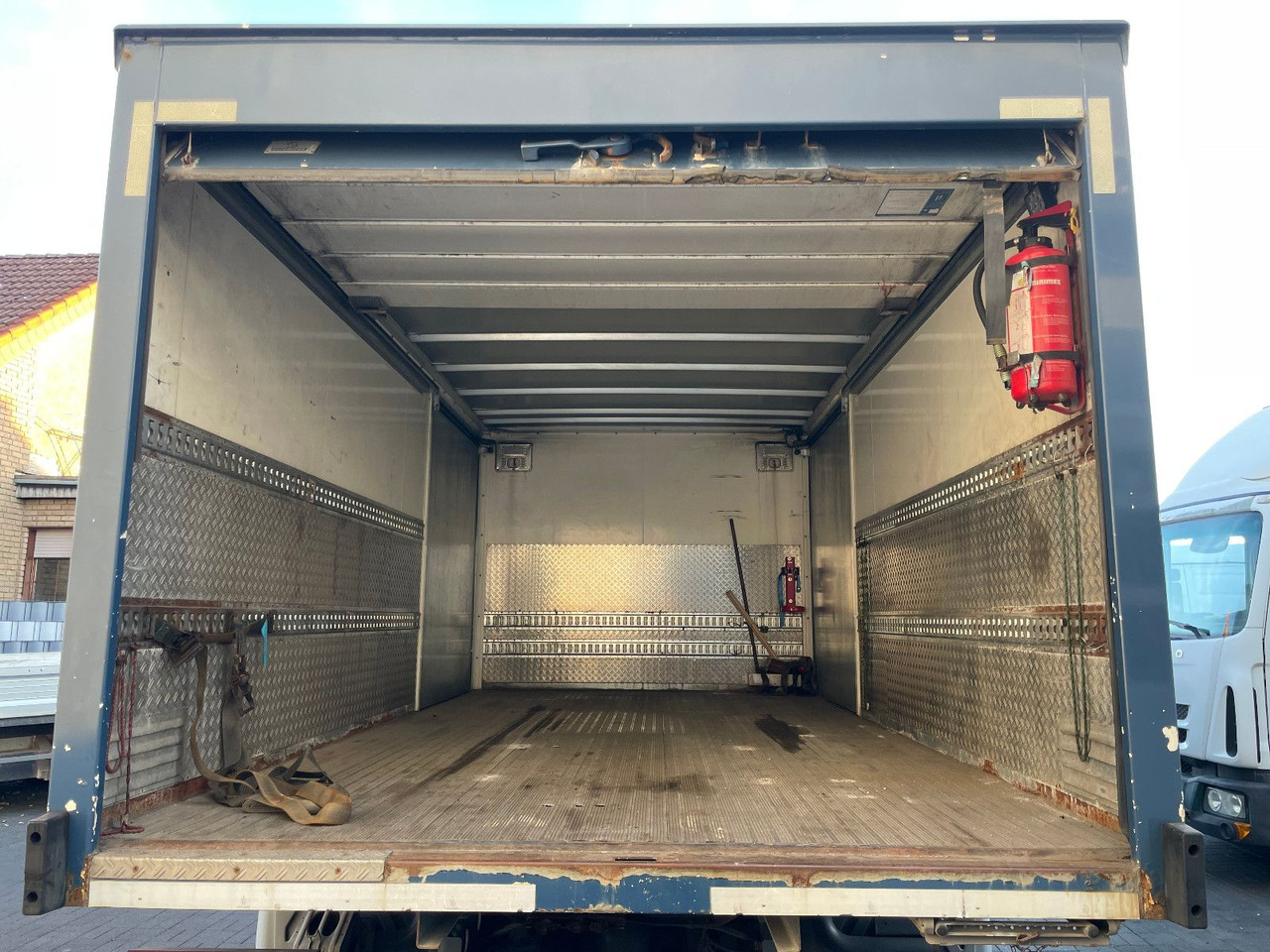 Kamion vagonetë Mercedes-Benz Atego 2 6-Zyl. 4x2 1224 Klima, Radstand: 3.56m.: foto 9 Kamion vagonetë Mercedes-Benz Atego 2 6-Zyl. 4x2 1224 Klima, Radstand: 3.56m.: foto 9