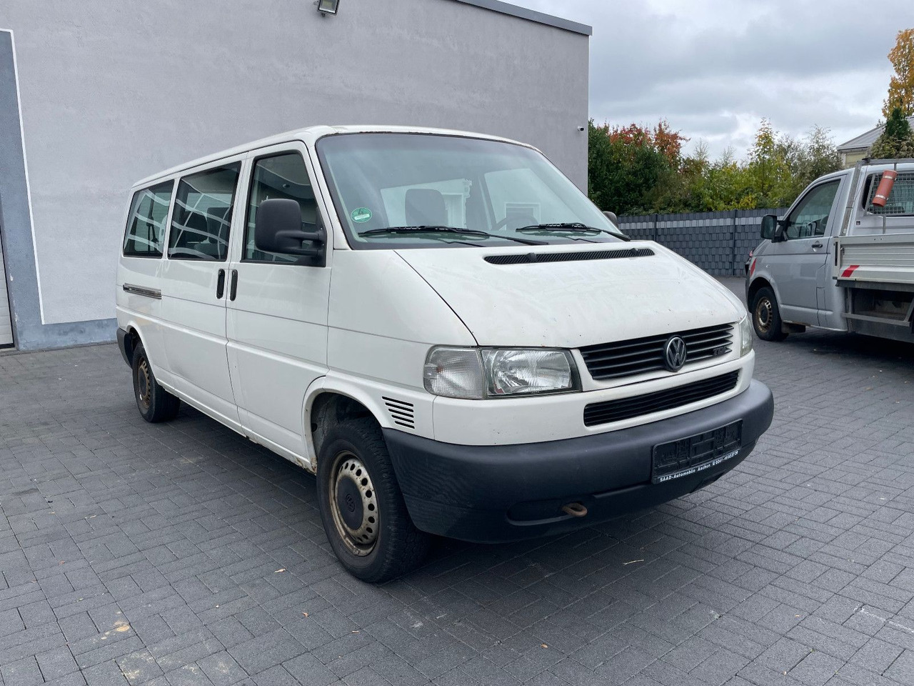 Volkswagen T4 Caravelle 2,5 TDI 75kW syncro lang, 9-Sitzer - Furgon pasagjerësh: foto 1 Volkswagen T4 Caravelle 2,5 TDI 75kW syncro lang, 9-Sitzer - Furgon pasagjerësh: foto 1
