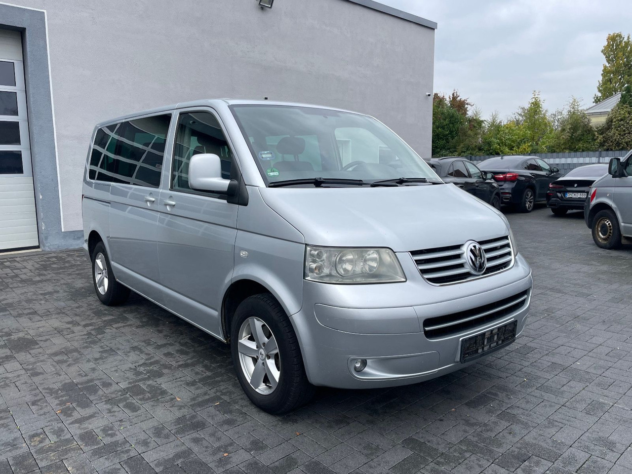 Volkswagen T5 2.5 TDi Caravelle 4Motion 8-Sitzer - Furgon pasagjerësh: foto 1 Volkswagen T5 2.5 TDi Caravelle 4Motion 8-Sitzer - Furgon pasagjerësh: foto 1
