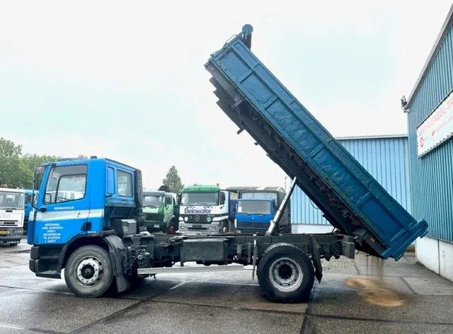 DAF 65.210 ATI 4x2 FULL STEEL KIPPER (EURO 2 / MANUAL GEARBOX / FULL STEEL SUSPENSION / P.T.O.) - Kamion vetëshkarkues: foto 5 DAF 65.210 ATI 4x2 FULL STEEL KIPPER (EURO 2 / MANUAL GEARBOX / FULL STEEL SUSPENSION / P.T.O.) - Kamion vetëshkarkues: foto 5