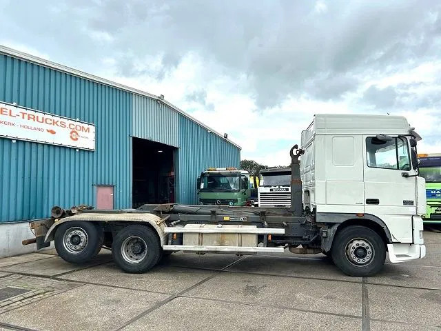 DAF 95.480 XF SPACECAB 6x2 WITH HOOK-ARM SYSTEM (EURO 3 / ZF16 MANUAL GEARBOX / ZF-INTARDER / STEEL-/AIR SUSPENSION / AIRCONDITIONIN - Kamion vetëngarkues: foto 4 DAF 95.480 XF SPACECAB 6x2 WITH HOOK-ARM SYSTEM (EURO 3 / ZF16 MANUAL GEARBOX / ZF-INTARDER / STEEL-/AIR SUSPENSION / AIRCONDITIONIN - Kamion vetëngarkues: foto 4