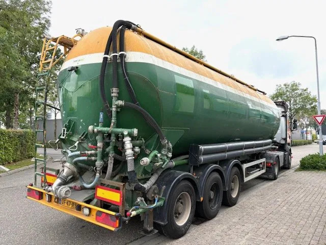 Feldbinder KIP48 3 3-AXLE 48M3 KIPPING SILO TRAILER (SAF AXLES / DRUM BRAKES / 4 COMPARTMENTS) - Gjysmë rimorkio me bot: foto 3 Feldbinder KIP48 3 3-AXLE 48M3 KIPPING SILO TRAILER (SAF AXLES / DRUM BRAKES / 4 COMPARTMENTS) - Gjysmë rimorkio me bot: foto 3