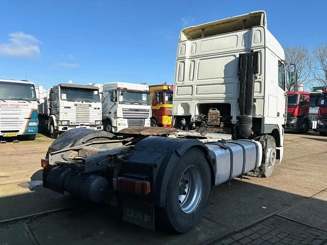 DAF 95.380 XF SPACECAB (EURO 2 / ZF16 MANUAL GEARBOX / D.E.B. ENGINE BRAKE / AIRCONDITIONING) - Gjysmë-kamion: foto 3 DAF 95.380 XF SPACECAB (EURO 2 / ZF16 MANUAL GEARBOX / D.E.B. ENGINE BRAKE / AIRCONDITIONING) - Gjysmë-kamion: foto 3