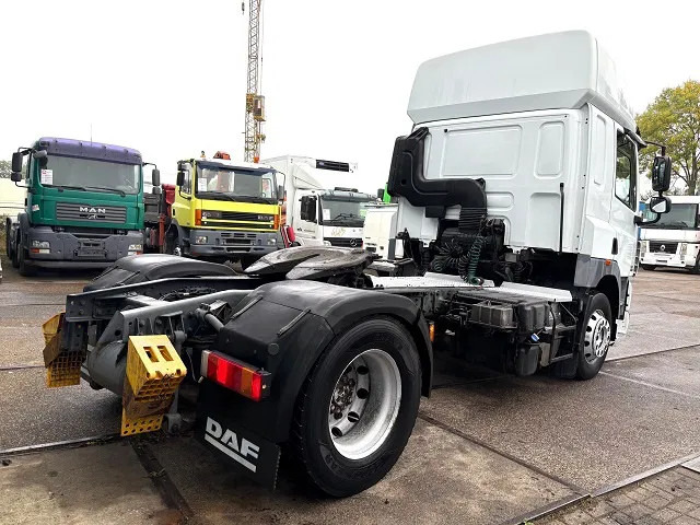 DAF CF 85.460 SPACECAB 4x2 (AS-TRONIC / MX-BRAKE / AIRCONDITIONING / ADR-VLG / FRIDGE / EURO 5 / ETC.) - Gjysmë-kamion: foto 3 DAF CF 85.460 SPACECAB 4x2 (AS-TRONIC / MX-BRAKE / AIRCONDITIONING / ADR-VLG / FRIDGE / EURO 5 / ETC.) - Gjysmë-kamion: foto 3