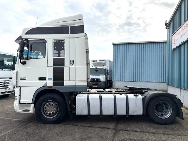 DAF XF 105.460 ATE SPACECAB (EURO 5 / ZF16 MANUAL GEARBOX / 995+500 LITER DIESELTANK / FRIDGE UNDER BED / ETC.) - Gjysmë-kamion: foto 5 DAF XF 105.460 ATE SPACECAB (EURO 5 / ZF16 MANUAL GEARBOX / 995+500 LITER DIESELTANK / FRIDGE UNDER BED / ETC.) - Gjysmë-kamion: foto 5