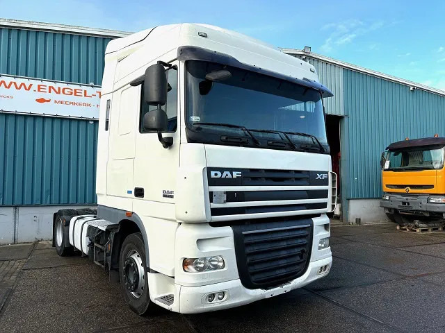 DAF XF 105.460 SPACECAB (ZF MANUAL GEARBOX / MX-BRAKE / 870+430 LITER TANK / EURO 5 EEV / AIRCONDITIONING / FRIDGE) - Gjysmë-kamion: foto 2 DAF XF 105.460 SPACECAB (ZF MANUAL GEARBOX / MX-BRAKE / 870+430 LITER TANK / EURO 5 EEV / AIRCONDITIONING / FRIDGE) - Gjysmë-kamion: foto 2