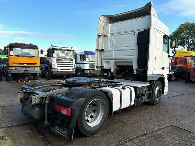 DAF XF 105.460 SPACECAB (ZF MANUAL GEARBOX / MX-BRAKE / 870+430 LITER TANK / EURO 5 EEV / AIRCONDITIONING / FRIDGE) - Gjysmë-kamion: foto 3 DAF XF 105.460 SPACECAB (ZF MANUAL GEARBOX / MX-BRAKE / 870+430 LITER TANK / EURO 5 EEV / AIRCONDITIONING / FRIDGE) - Gjysmë-kamion: foto 3