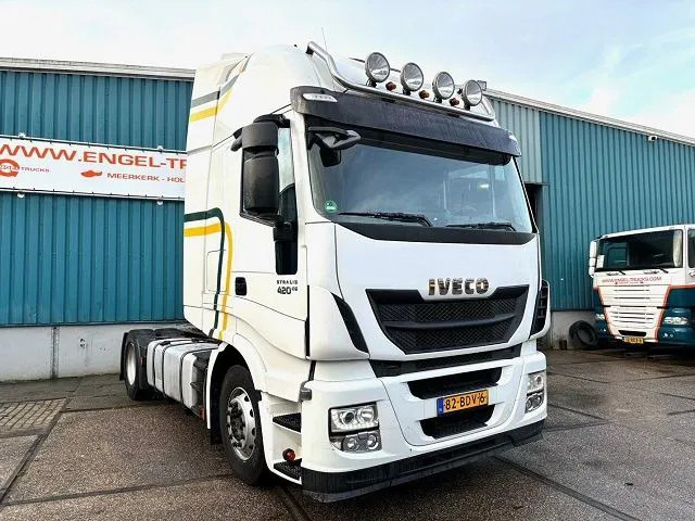 Iveco Stralis 440.42 /TP HIGH-WAY (EURO 6 / AUTOMATIC GEARBOX / 2x TANK / FRIDGE / AIRCONDITIONING / ETC.) - Gjysmë-kamion: foto 2 Iveco Stralis 440.42 /TP HIGH-WAY (EURO 6 / AUTOMATIC GEARBOX / 2x TANK / FRIDGE / AIRCONDITIONING / ETC.) - Gjysmë-kamion: foto 2