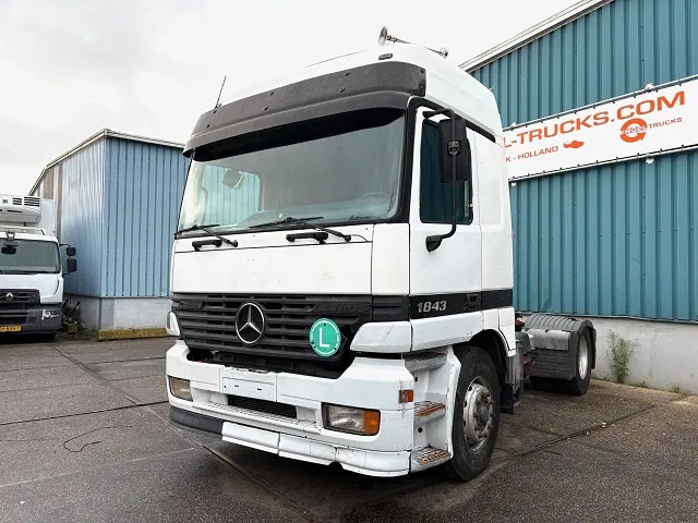 Mercedes-Benz Actros 1843 LS (MP1) (EPS WITH CLUTCH (3 PEDALS) / AIRCONDITIONING / SUNVISOR / ETC.) - Gjysmë-kamion: foto 1 Mercedes-Benz Actros 1843 LS (MP1) (EPS WITH CLUTCH (3 PEDALS) / AIRCONDITIONING / SUNVISOR / ETC.) - Gjysmë-kamion: foto 1