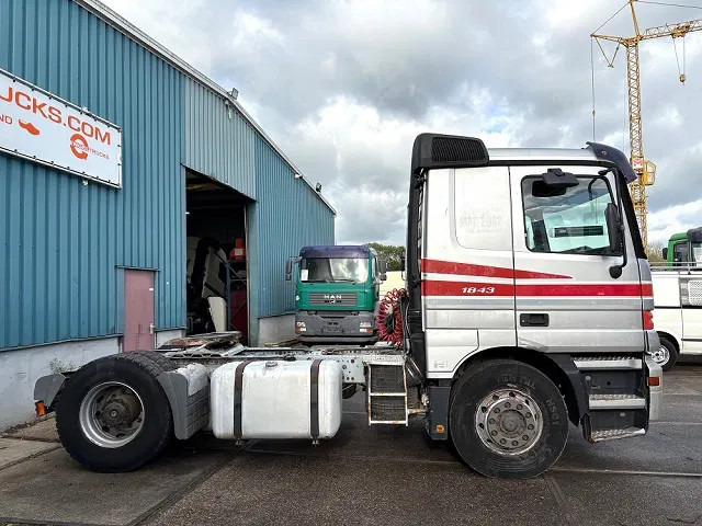 Mercedes-Benz Actros 1843 LS SLEEPERCAB (MP1) (ZF16 MANUAL GEARBOX / REDUCTION AXLES / AIRCONDITIONING / ETC.) - Gjysmë-kamion: foto 4 Mercedes-Benz Actros 1843 LS SLEEPERCAB (MP1) (ZF16 MANUAL GEARBOX / REDUCTION AXLES / AIRCONDITIONING / ETC.) - Gjysmë-kamion: foto 4