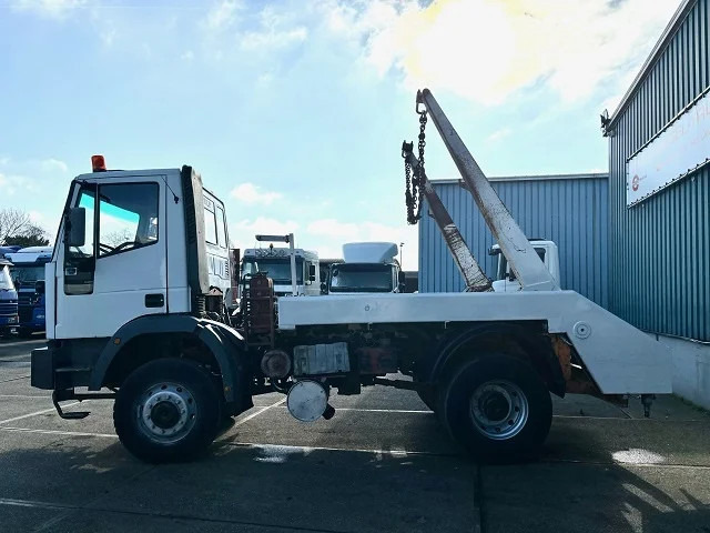 Iveco Eurocargo 135E23WR 4x4 FULL STEEL PORTAL CONTAINER (EURO 2 / ZF MANUAL GEARBOX / REDUCTION AXLES / FULL STEEL SUSPENSION) - Fadromë ngarkuese: foto 5 Iveco Eurocargo 135E23WR 4x4 FULL STEEL PORTAL CONTAINER (EURO 2 / ZF MANUAL GEARBOX / REDUCTION AXLES / FULL STEEL SUSPENSION) - Fadromë ngarkuese: foto 5