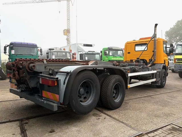 Scania P114-340 6x2 WITH MULTILIFT CONTAINERSYSTEM ONLY 80.500 KM!! ORIGINAL (10 TIRES / FULL STEEL SUSPENSION / 12 GEARS MANUAL GEARBO - Transportjer kontejnerësh/ Kamion me karroceri të çmontueshme: foto 3 Scania P114-340 6x2 WITH MULTILIFT CONTAINERSYSTEM ONLY 80.500 KM!! ORIGINAL (10 TIRES / FULL STEEL SUSPENSION / 12 GEARS MANUAL GEARBO - Transportjer kontejnerësh/ Kamion me karroceri të çmontueshme: foto 3