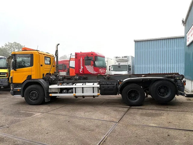 Scania P114-340 6x2 WITH MULTILIFT CONTAINERSYSTEM ONLY 80.500 KM!! ORIGINAL (10 TIRES / FULL STEEL SUSPENSION / 12 GEARS MANUAL GEARBO - Transportjer kontejnerësh/ Kamion me karroceri të çmontueshme: foto 5 Scania P114-340 6x2 WITH MULTILIFT CONTAINERSYSTEM ONLY 80.500 KM!! ORIGINAL (10 TIRES / FULL STEEL SUSPENSION / 12 GEARS MANUAL GEARBO - Transportjer kontejnerësh/ Kamion me karroceri të çmontueshme: foto 5