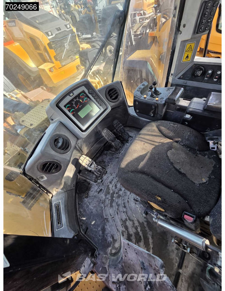 Cat 966 K FIRE DAMAGE - OPERABLE - Fadrom me goma: foto 5 Cat 966 K FIRE DAMAGE - OPERABLE - Fadrom me goma: foto 5