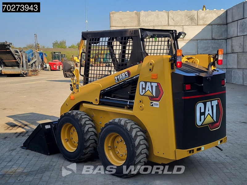 Caterpillar 216 B3 - Mini fadrom: foto 3 Caterpillar 216 B3 - Mini fadrom: foto 3