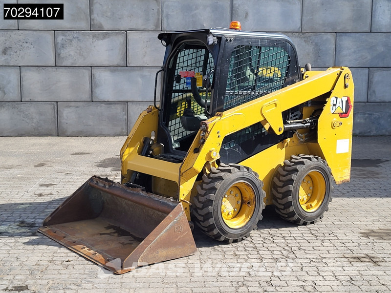 Caterpillar 226 D3 BUCKET + FORKS - Mini fadrom: foto 3 Caterpillar 226 D3 BUCKET + FORKS - Mini fadrom: foto 3