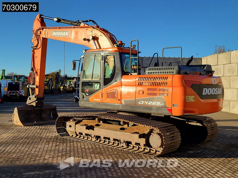 Doosan DX225 LC-5 - Ekskavator me zinxhirë: foto 2 Doosan DX225 LC-5 - Ekskavator me zinxhirë: foto 2