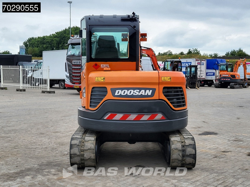Doosan DX63-3 3 BUCKETS - A/C - Miniekskavator: foto 5 Doosan DX63-3 3 BUCKETS - A/C - Miniekskavator: foto 5