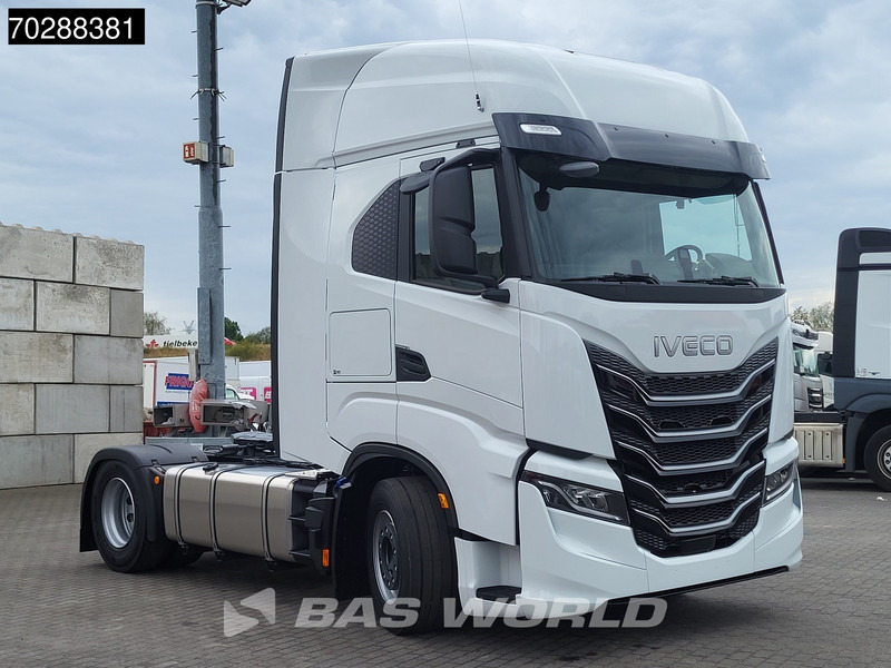 Iveco S-way 580 4X2 Nieuw! 2xTanks Standklima ACC LED Euro 6 - Gjysmë-kamion: foto 3 Iveco S-way 580 4X2 Nieuw! 2xTanks Standklima ACC LED Euro 6 - Gjysmë-kamion: foto 3