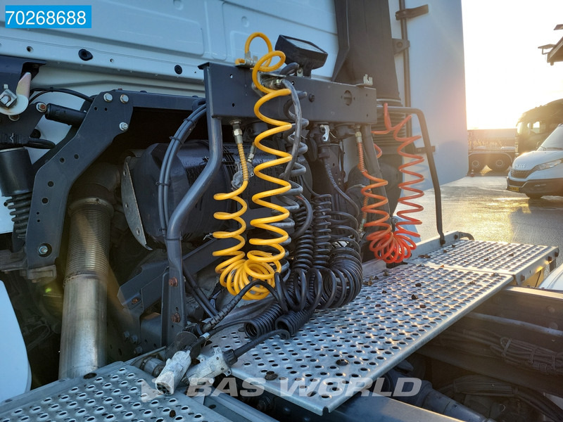 Mercedes-Benz Actros 1832 Actros 4X2 First Owner! NL-Truck MP3 ClassicSpace - Gjysmë-kamion: foto 5 Mercedes-Benz Actros 1832 Actros 4X2 First Owner! NL-Truck MP3 ClassicSpace - Gjysmë-kamion: foto 5