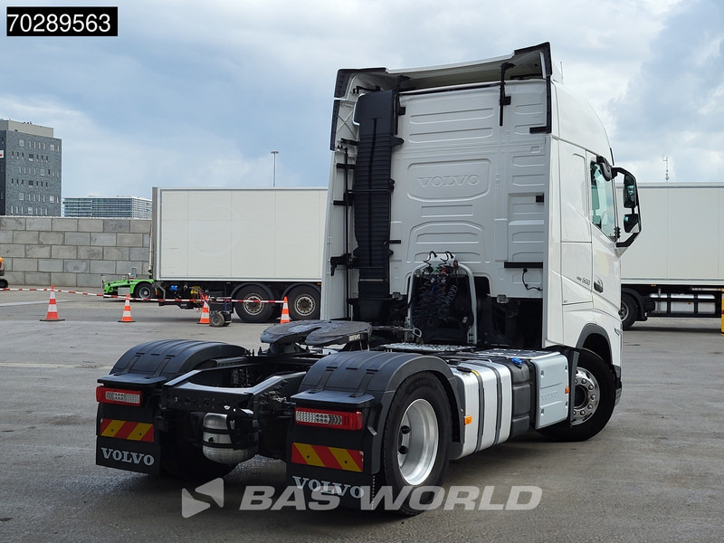 Volvo FH 500 4X2 2xTanks I-ParkCool Navi ACC Euro 6 - Gjysmë-kamion: foto 5 Volvo FH 500 4X2 2xTanks I-ParkCool Navi ACC Euro 6 - Gjysmë-kamion: foto 5