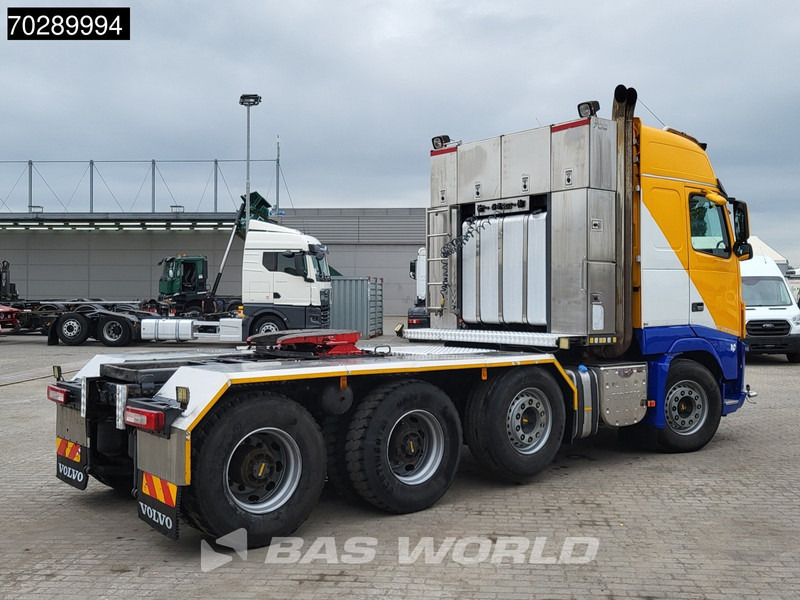 Volvo FH16 700 FH16 8X4 90T! Retarder Big-Axle Lift+Lenkachse Euro 5 - Gjysmë-kamion: foto 5 Volvo FH16 700 FH16 8X4 90T! Retarder Big-Axle Lift+Lenkachse Euro 5 - Gjysmë-kamion: foto 5