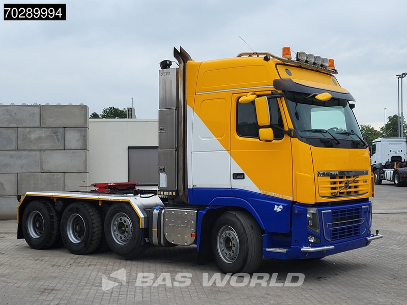 Volvo FH16 700 FH16 8X4 90T! Retarder Big-Axle Lift+Lenkachse Euro 5 - Gjysmë-kamion: foto 3 Volvo FH16 700 FH16 8X4 90T! Retarder Big-Axle Lift+Lenkachse Euro 5 - Gjysmë-kamion: foto 3